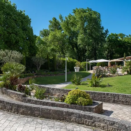 Ξενοδοχείο Novotel Pont De L'arc 4*