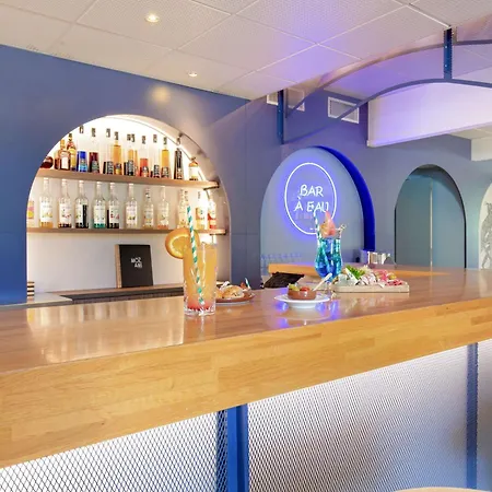 Novotel Pont De L'arc 4*