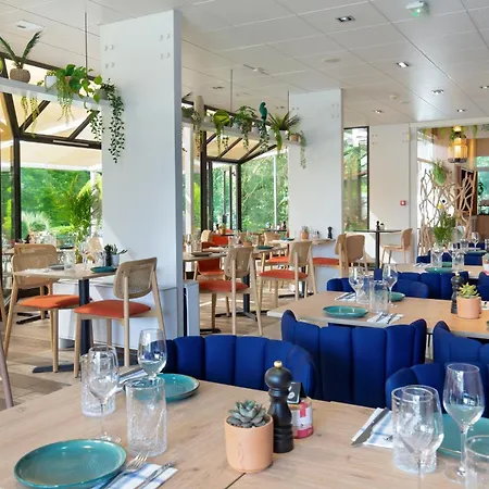 Ξενοδοχείο Novotel Pont De L'arc 4*